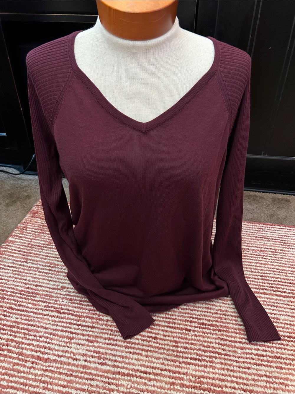 Apt. 9 Burgundy V-Neck Long Sleeve Sweater